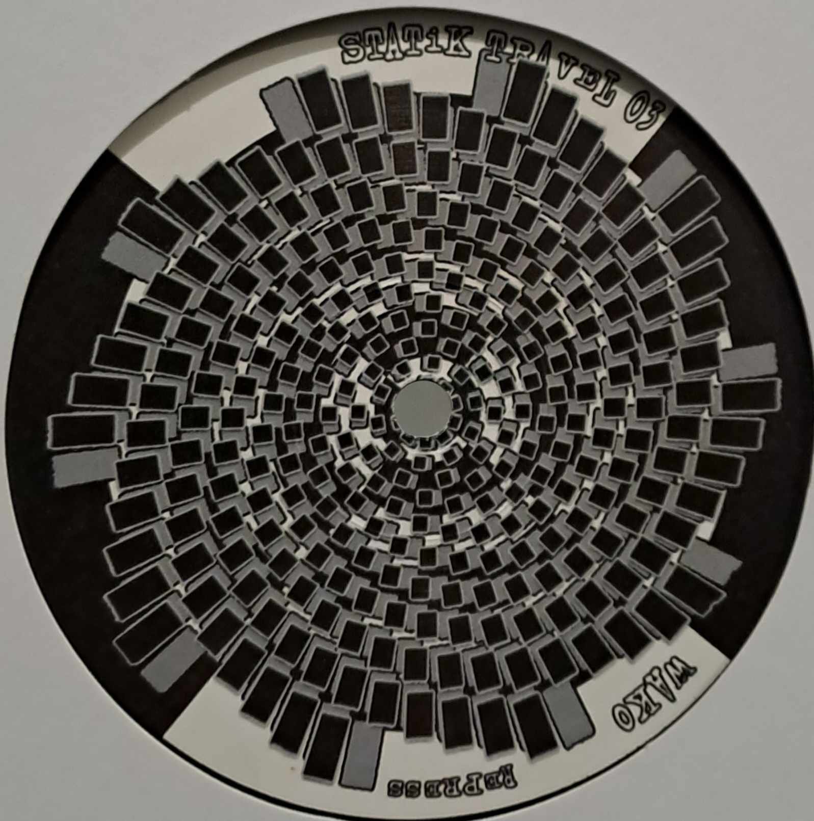Statik Travel 03 - vinyle freetekno